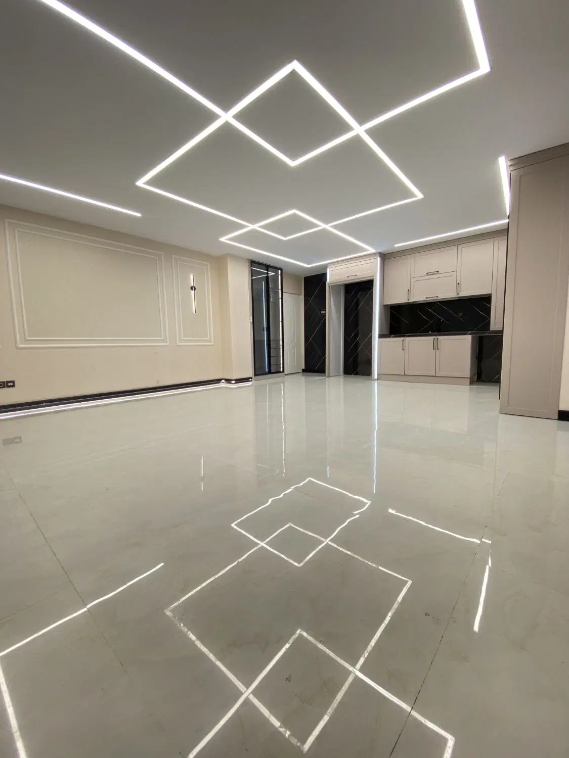 آپارتمان ۱۰۵ متری خوش نقشه و تاپ لوکیشن