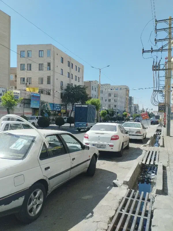 مغازه چسب تقاطع اصلی روبرویه مدرسه...