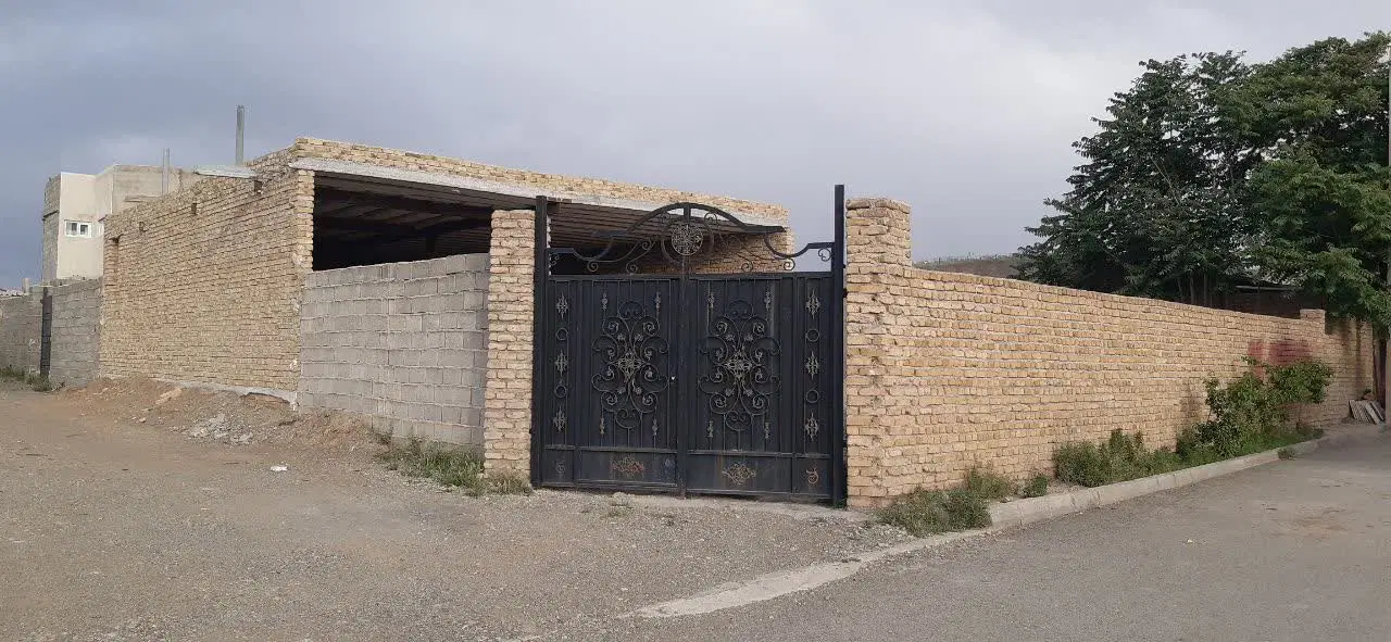 مسکونی نیمه کاره داخل بافت در نجم آباد