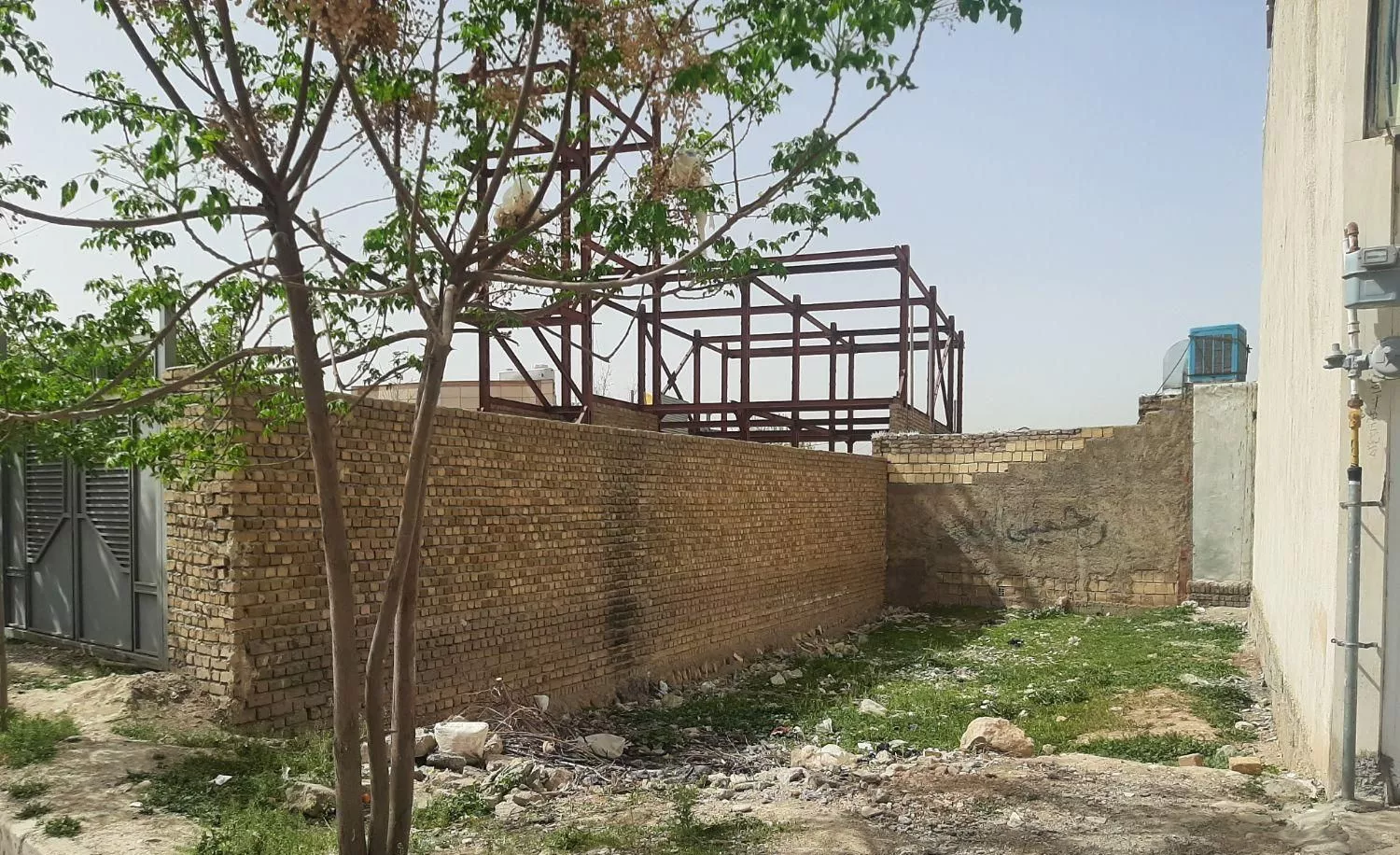 ده محسن زمین مناسب مسکونی وتجاری دارای پروانه ساخت