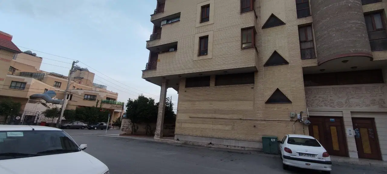 آپارتمان ۱۴۰متری آبیاری