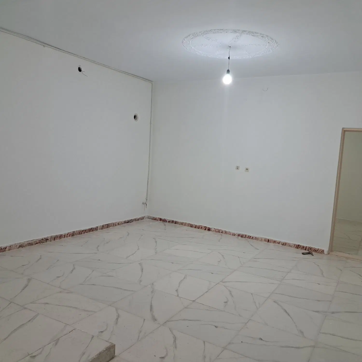 خانه ویلایی و کارگاه