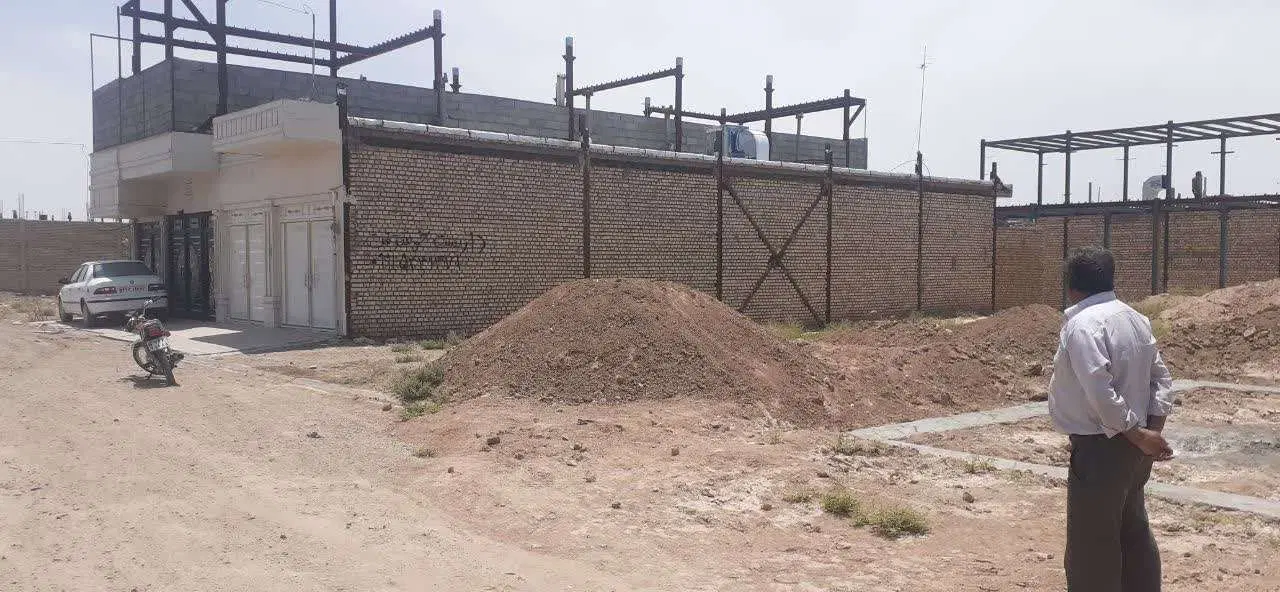 زمین فروشی