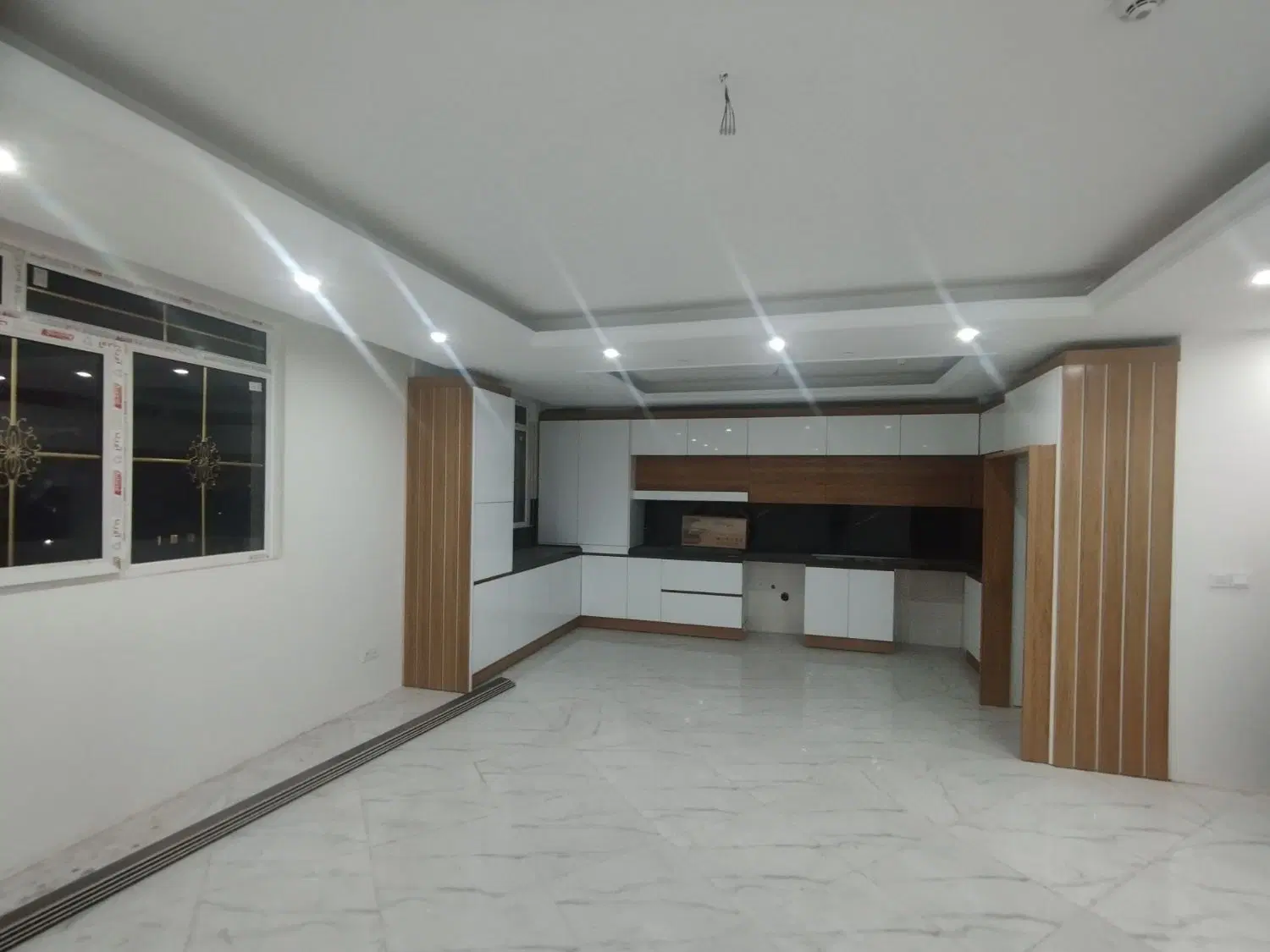 ۷۱ متر _۲خواب_فول امکانات_بلوار بریانک