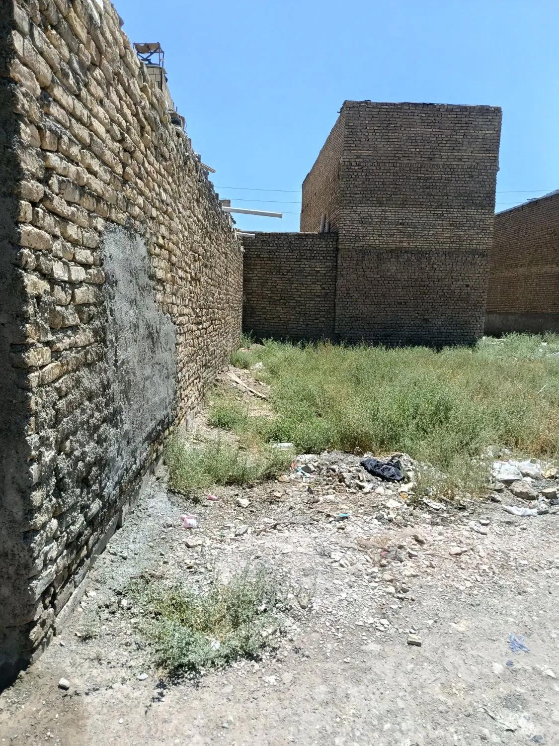 زمین فروشی