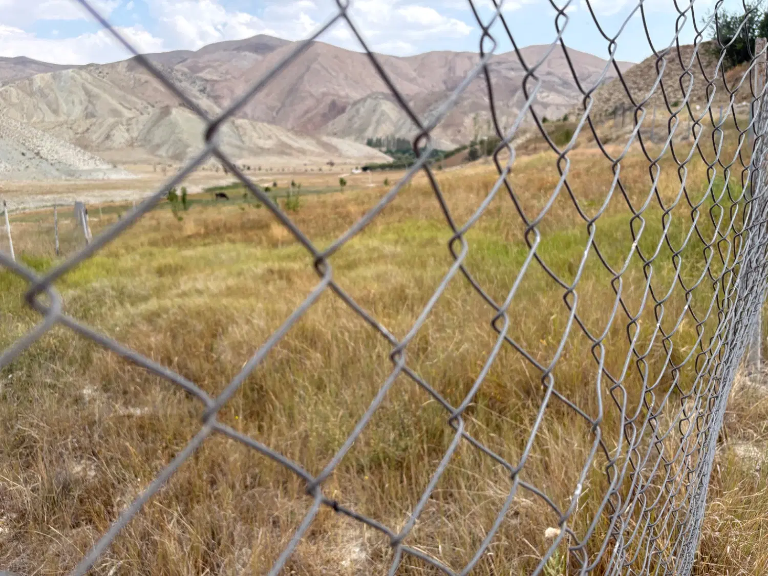 حدود 3000هزار متر زمین دارای پلاک ثبتی