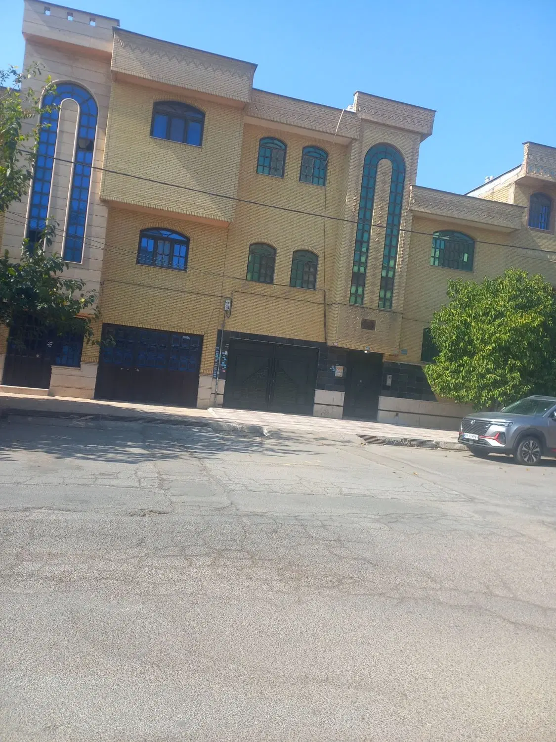 فروش منزل مسکونی گویم