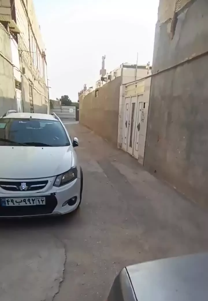 خانه نقلی و شیک با کابینت، نور مخفی و نمای سنگ