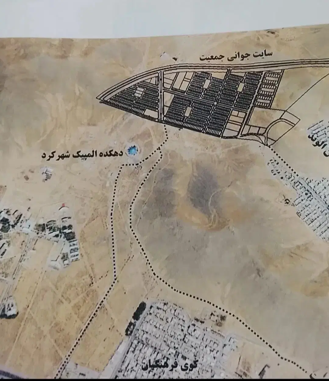زمین مسکونی ۹۰ متری محله قلات سرنبش