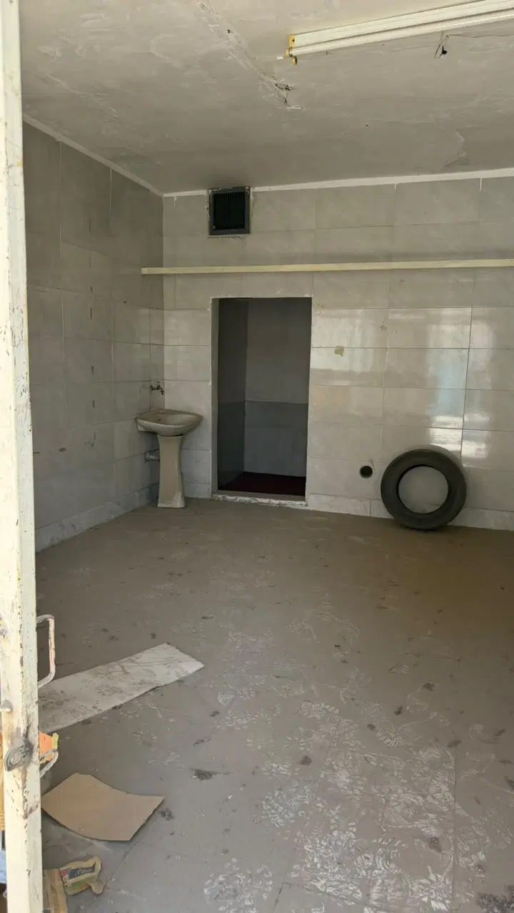 یک باب مغازه دوازده متری در خیابان سجاد