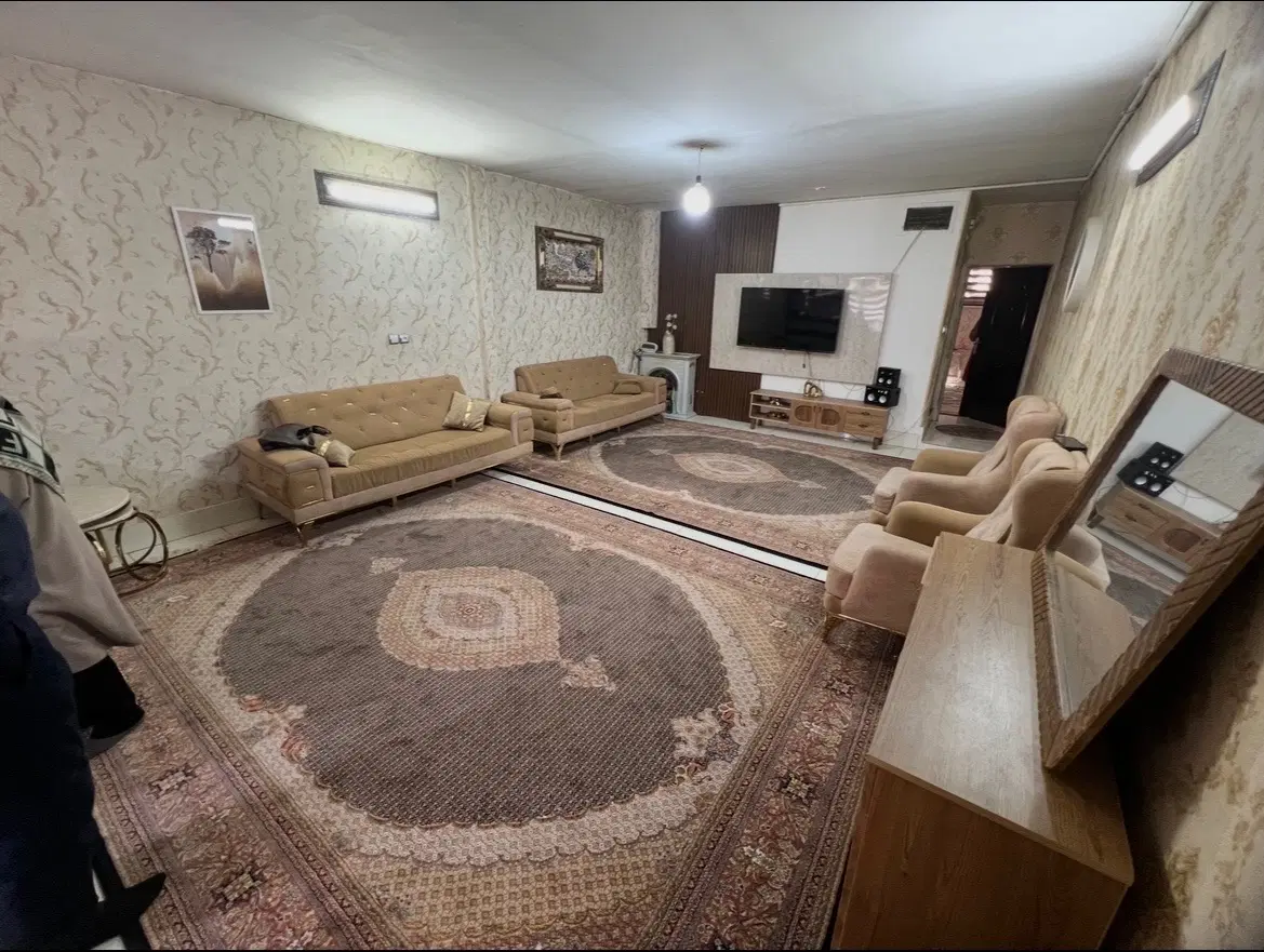 ۹۰متر پارکینگ اختصاصی ثنایی خادم الشریعه