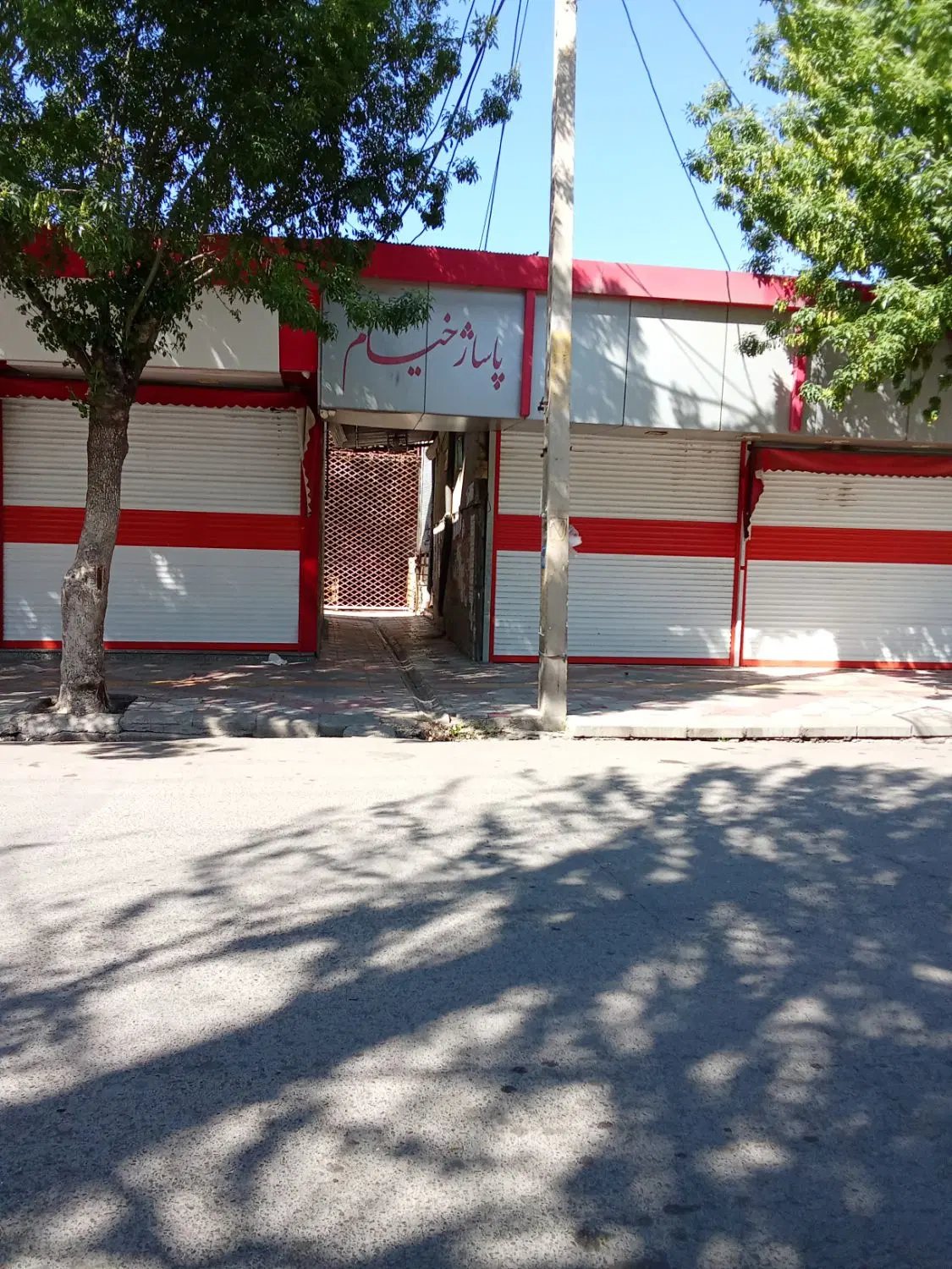 اجاره مغازه در مانتوسرا پاساژ خیام طبقه پایین