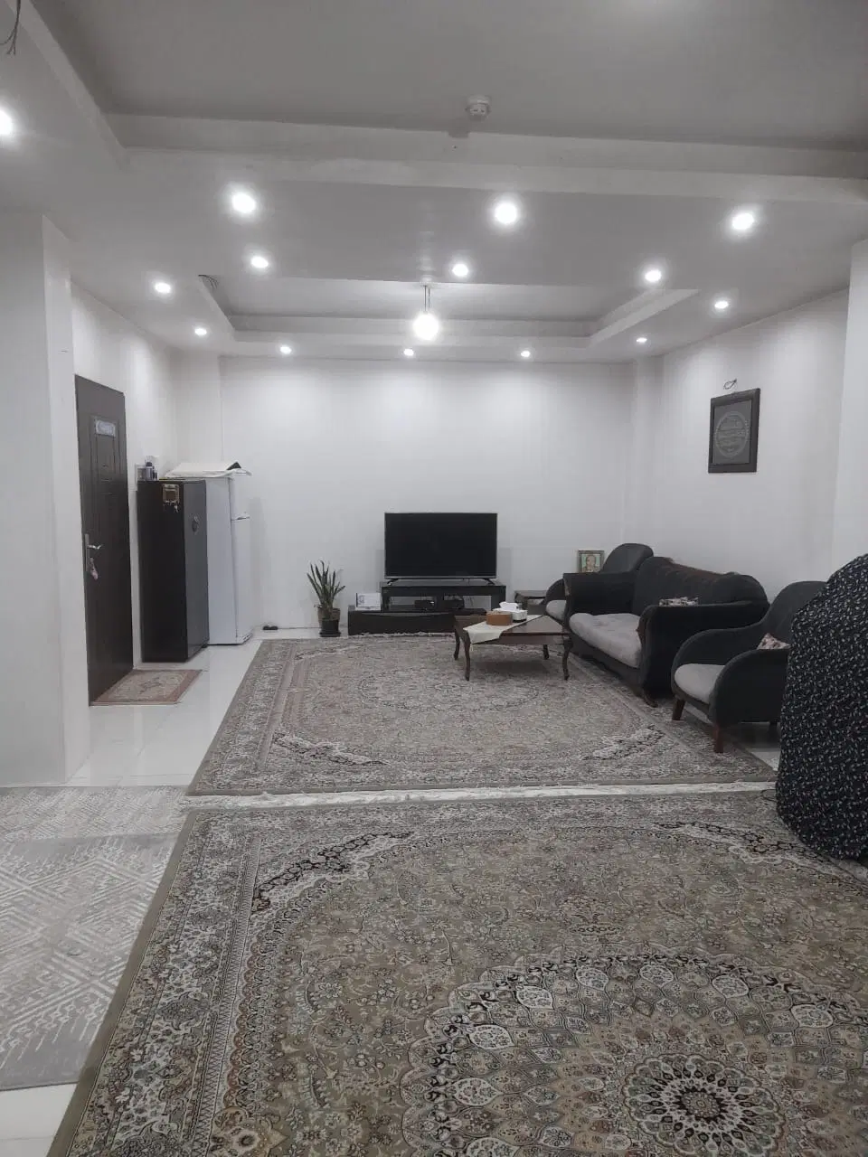 آپارتمان ۹۳ متری تک واحدی