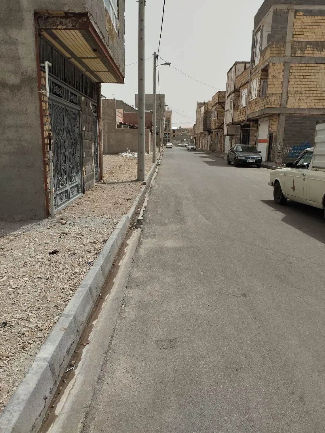زمین فروشی