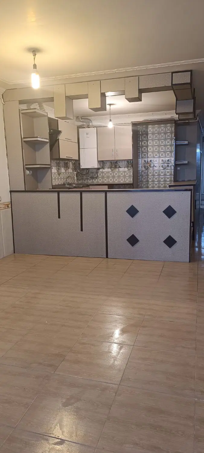 یه باب منزل مسکونی طبقه بالا تک واخدی