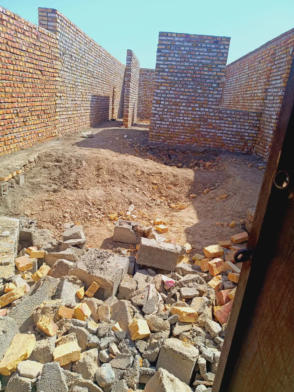خانه خالق آباد690میلیون حراج