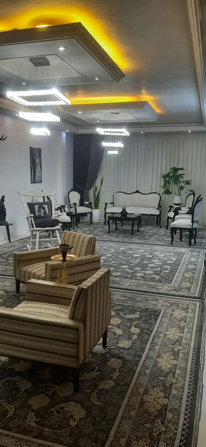 واحد ۱۲۰ متری شیک
