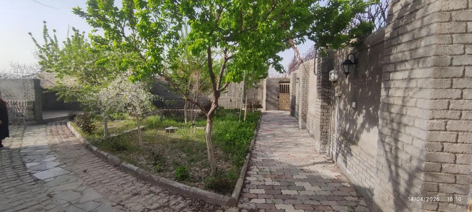 زمین فروشی در انتهای شاهنامه
