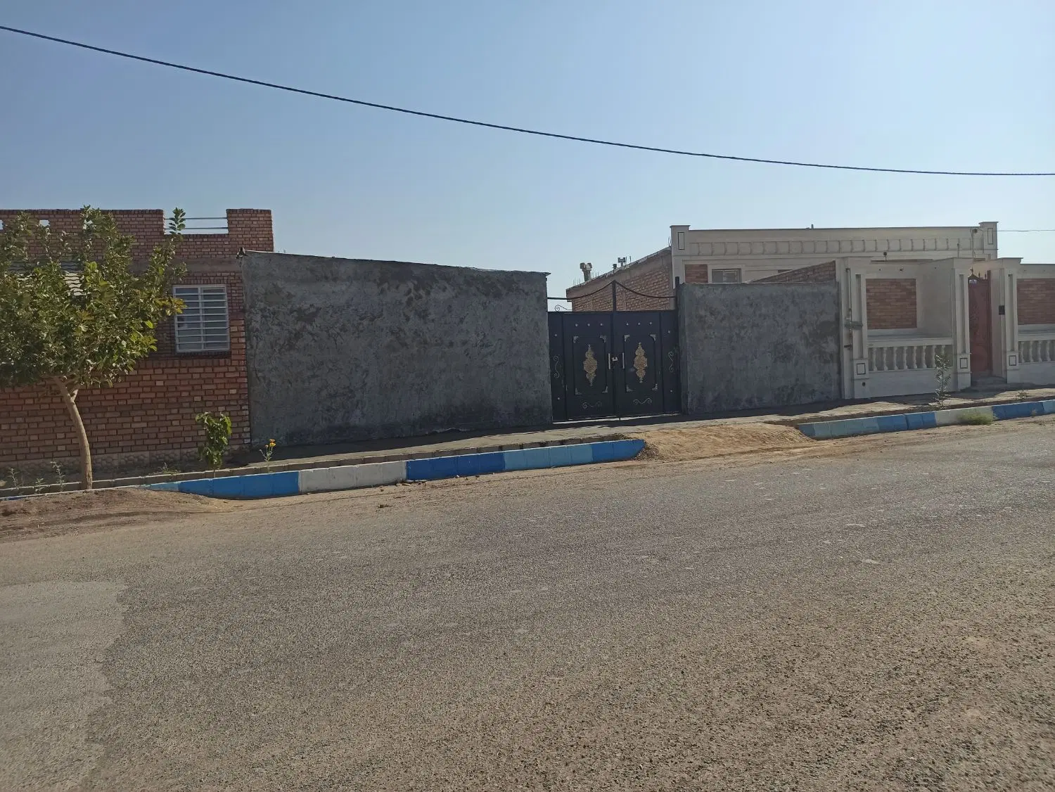 ۶۰۰ متر ملک تجاری مسکونی دو کله داخل خیابان اصلی