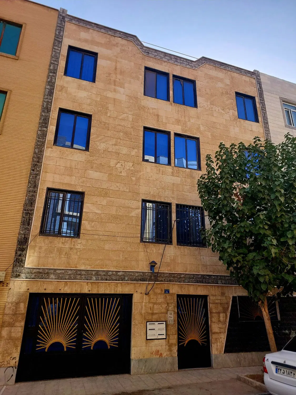 آپارتمان۶۳متر_طبقه ۱_دوخواب_روبه نما_تراس و انباری