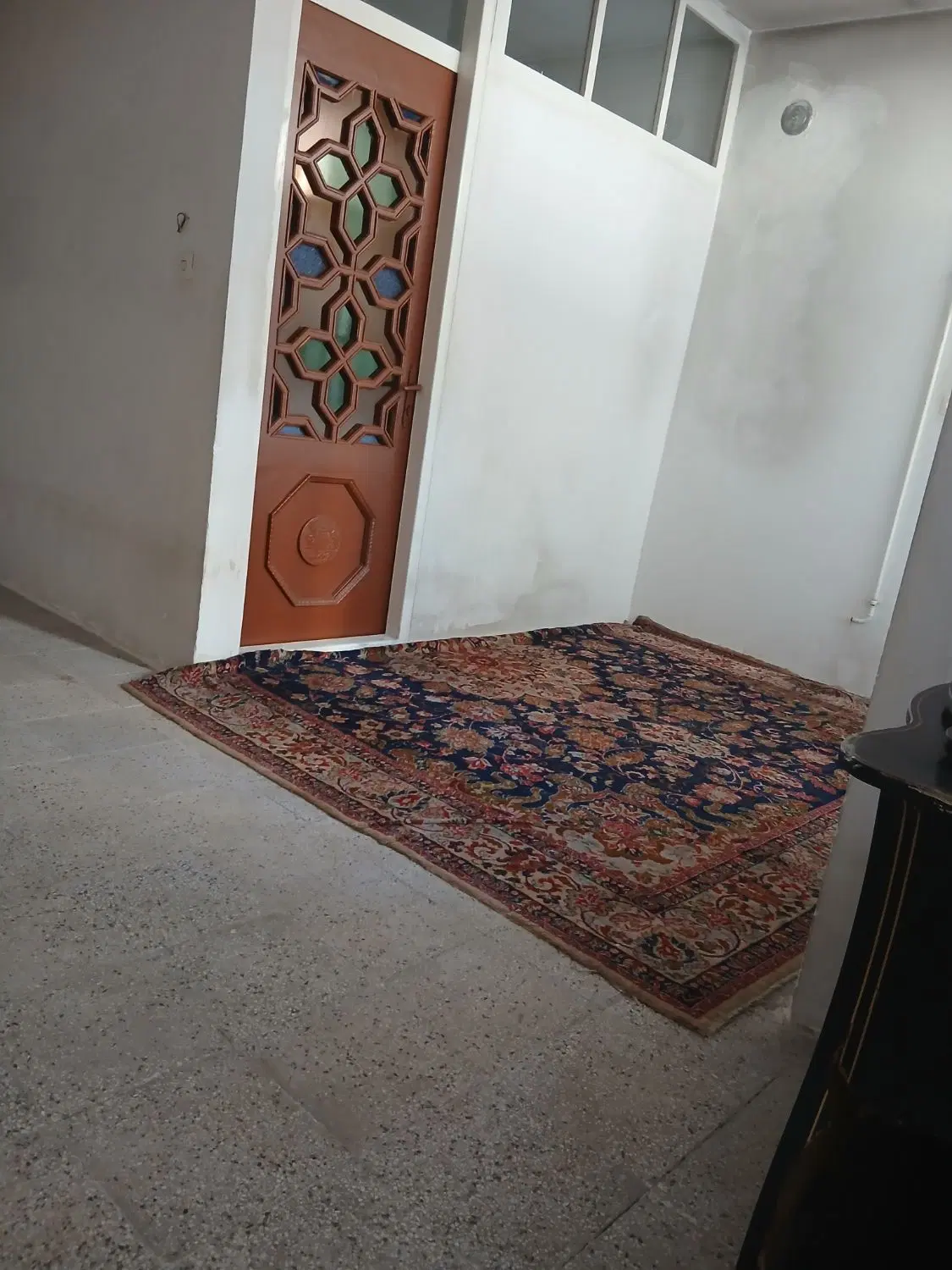 فروش ویلایی ۸۰ متر حیاط دار جعفری لب خیابان