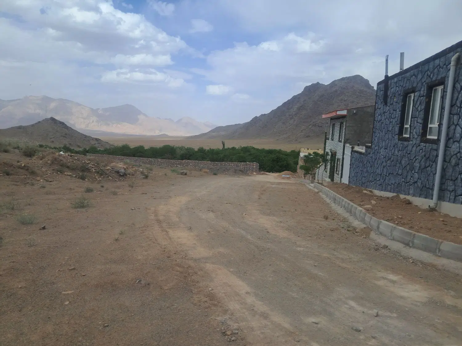 خانه ویلایی. ۲۰۰ متری    نقد و اقساط  مزرعه ملا