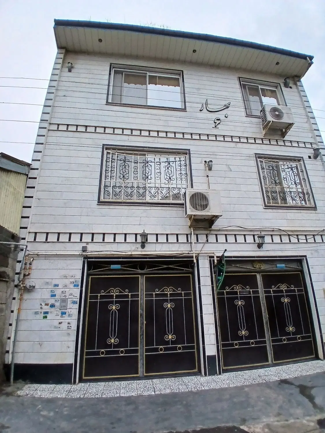 آپارتمان ۶۸ متری شیک در جاده چمخاله (فروش فوری)