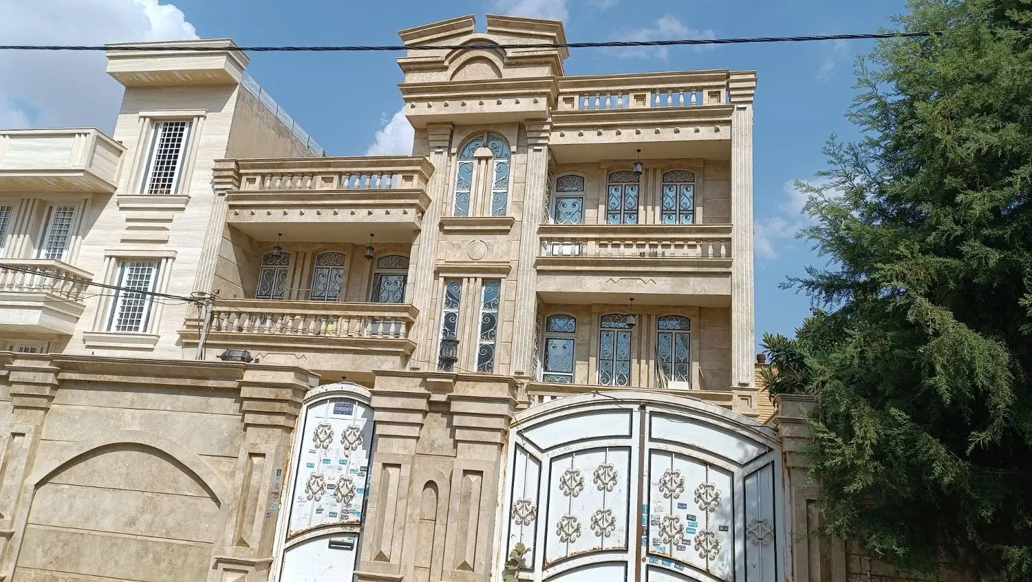 سوئیت یک خواب در به حیاط با پارکینگ