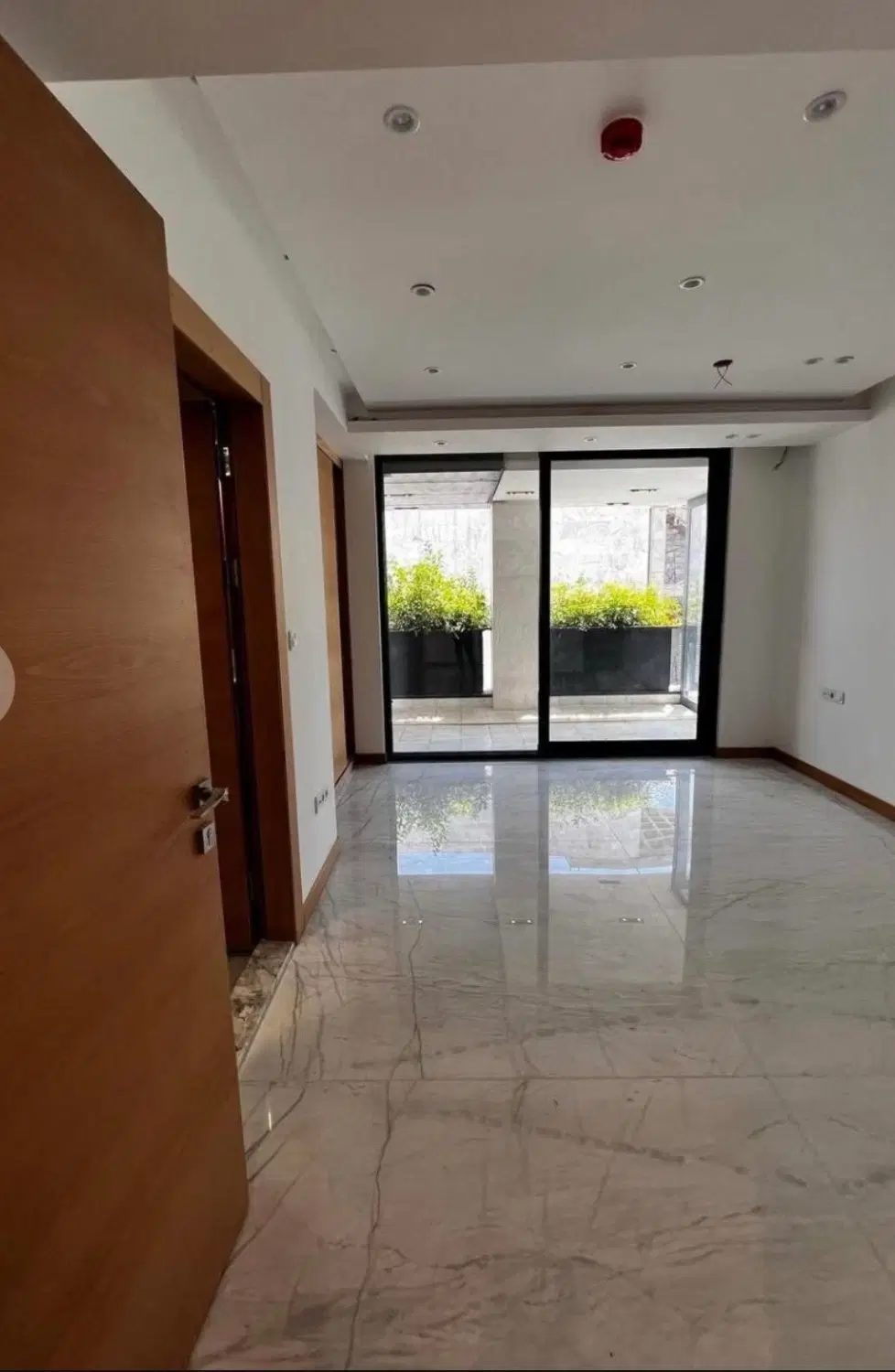دوخوابه حیاط دار ویلایی _صدرا_فاز یک