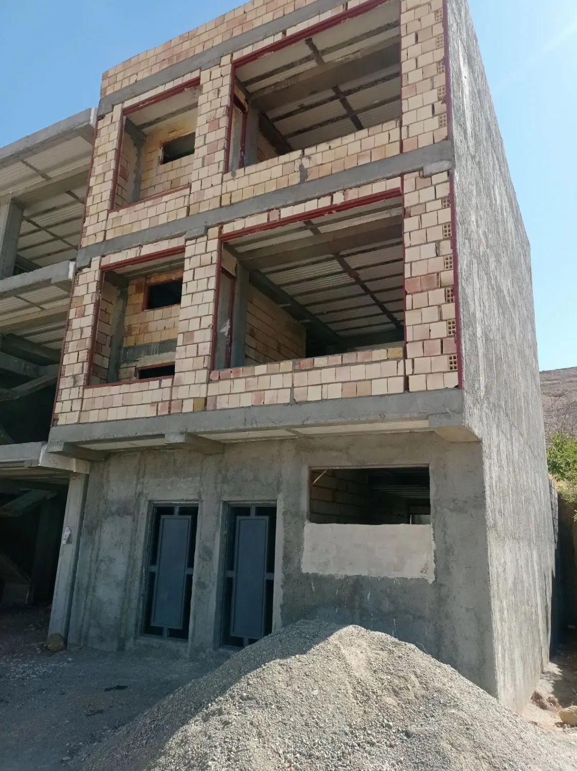 فروش ساختمان نیمه آماده
