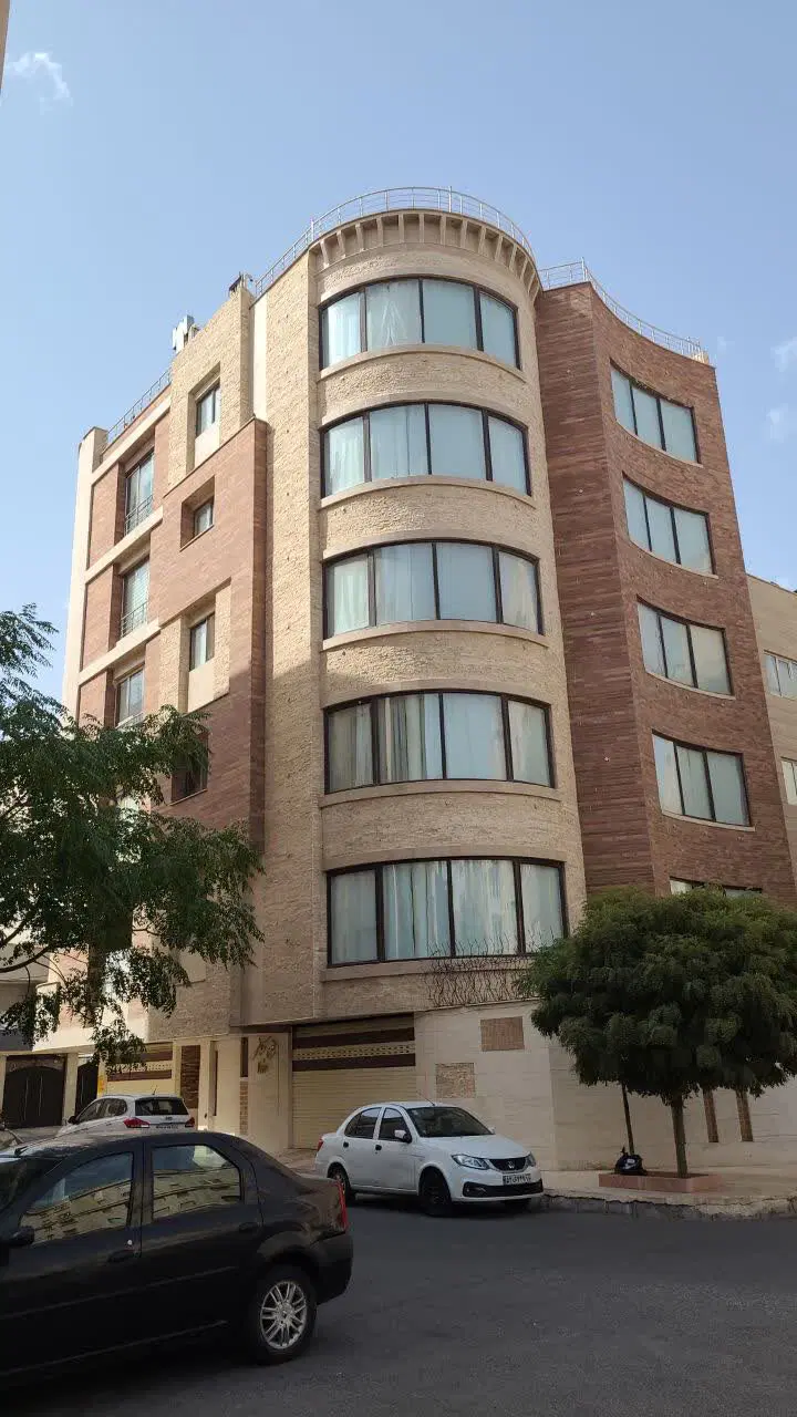 تک واحدی فردوسی