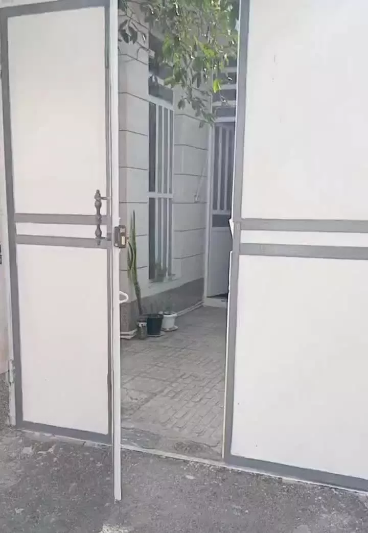 فروش منزل دوخواب،ماشین رو، درب حیاط،بر کوچه ۸ متری