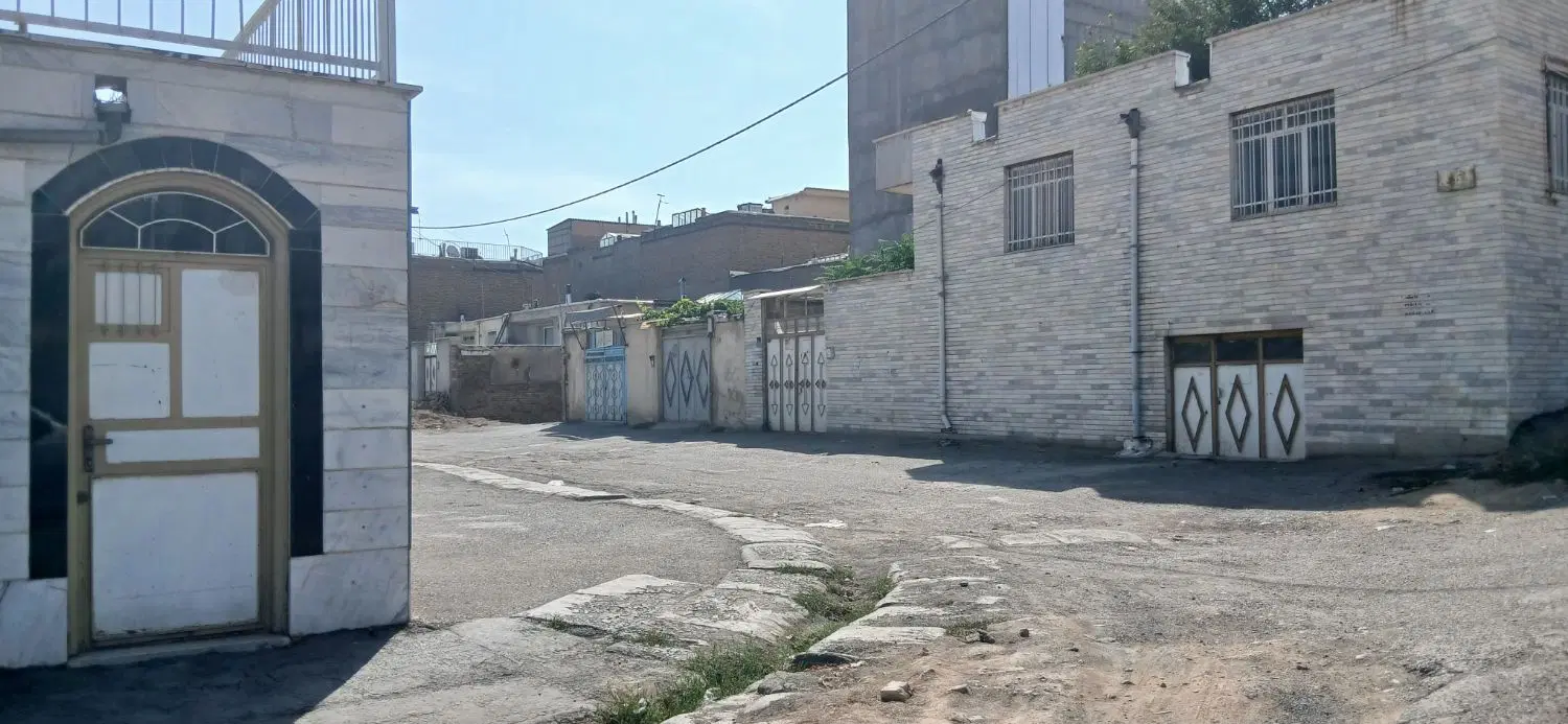 ۱۸۰ متر زمین جنوبی بامجوز ونقشه چهار طبقه وپیلوت