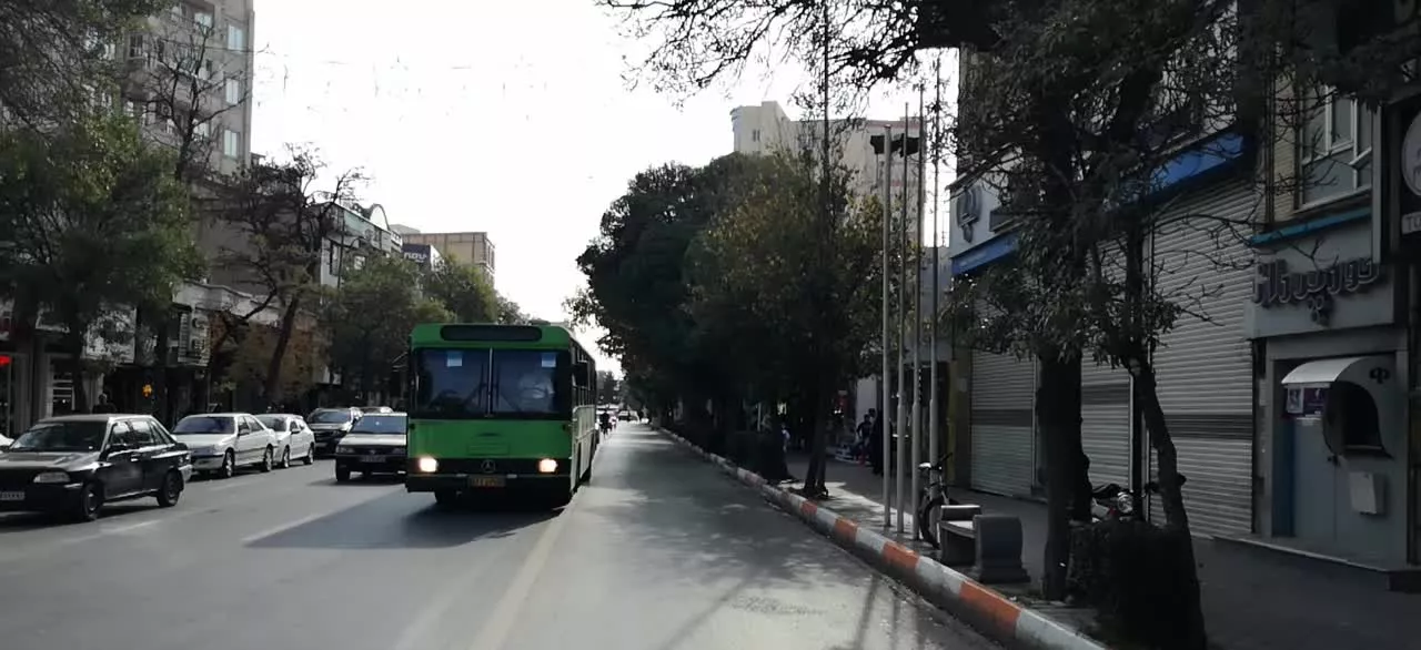 زمین تجاری مابین چهارراه امام خمینی و میدان شریعتی
