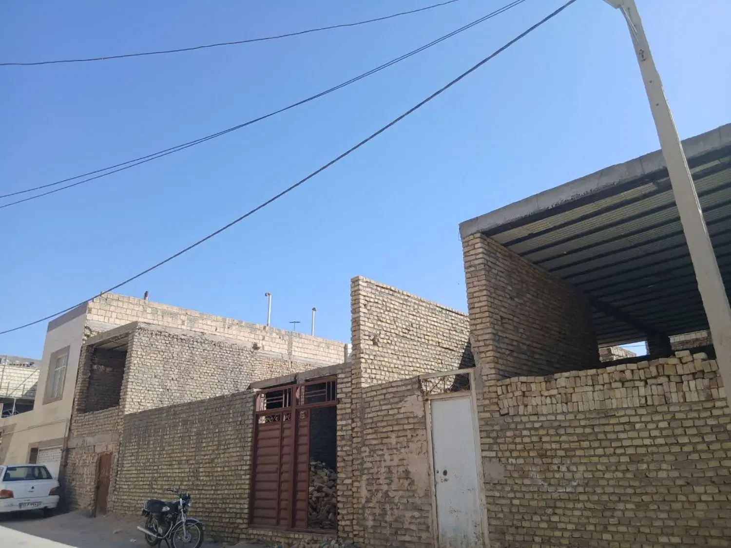 خونه نیمه ساز
