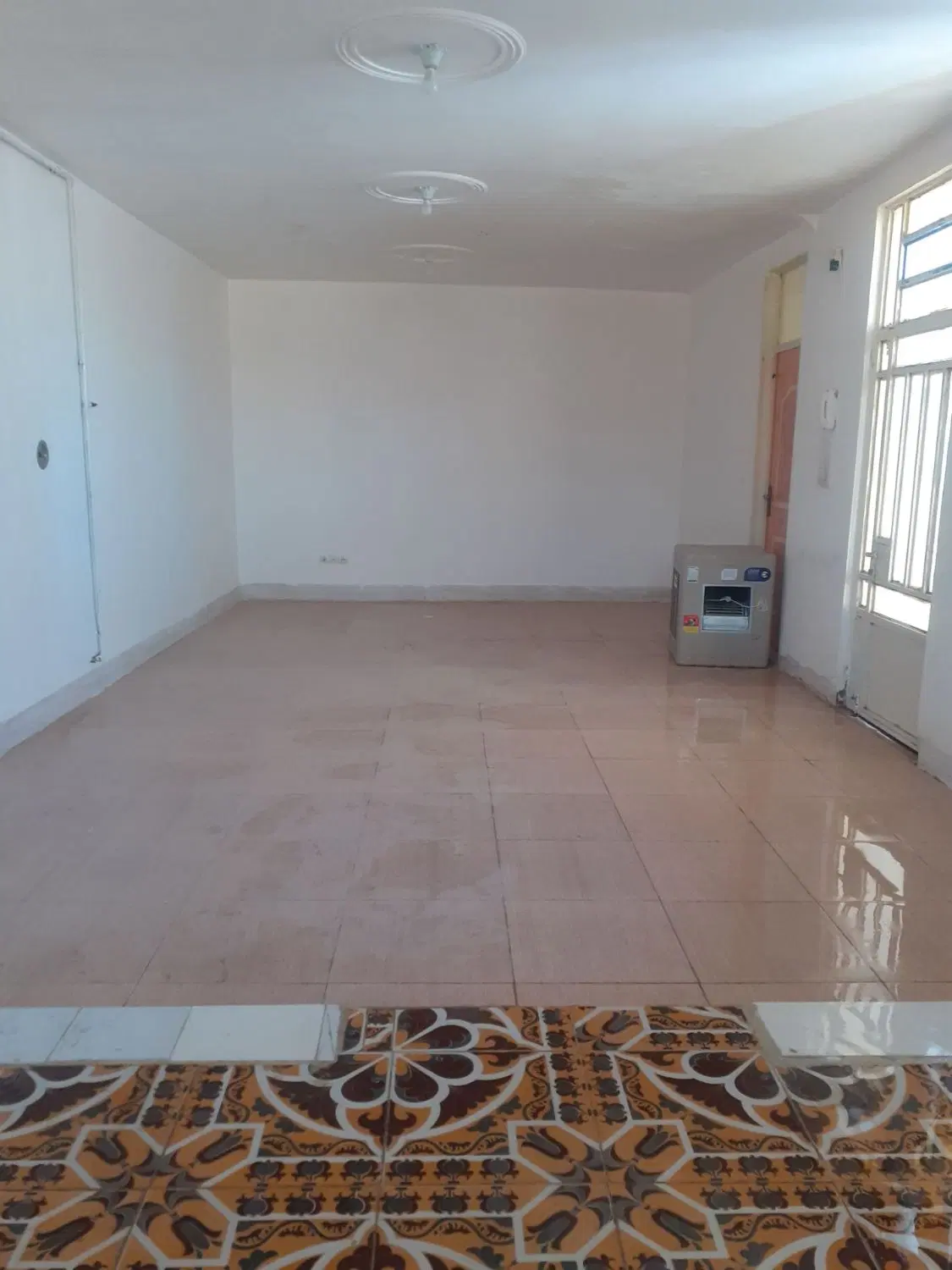 خانه طبقه بالا اجاره ای ده محسن