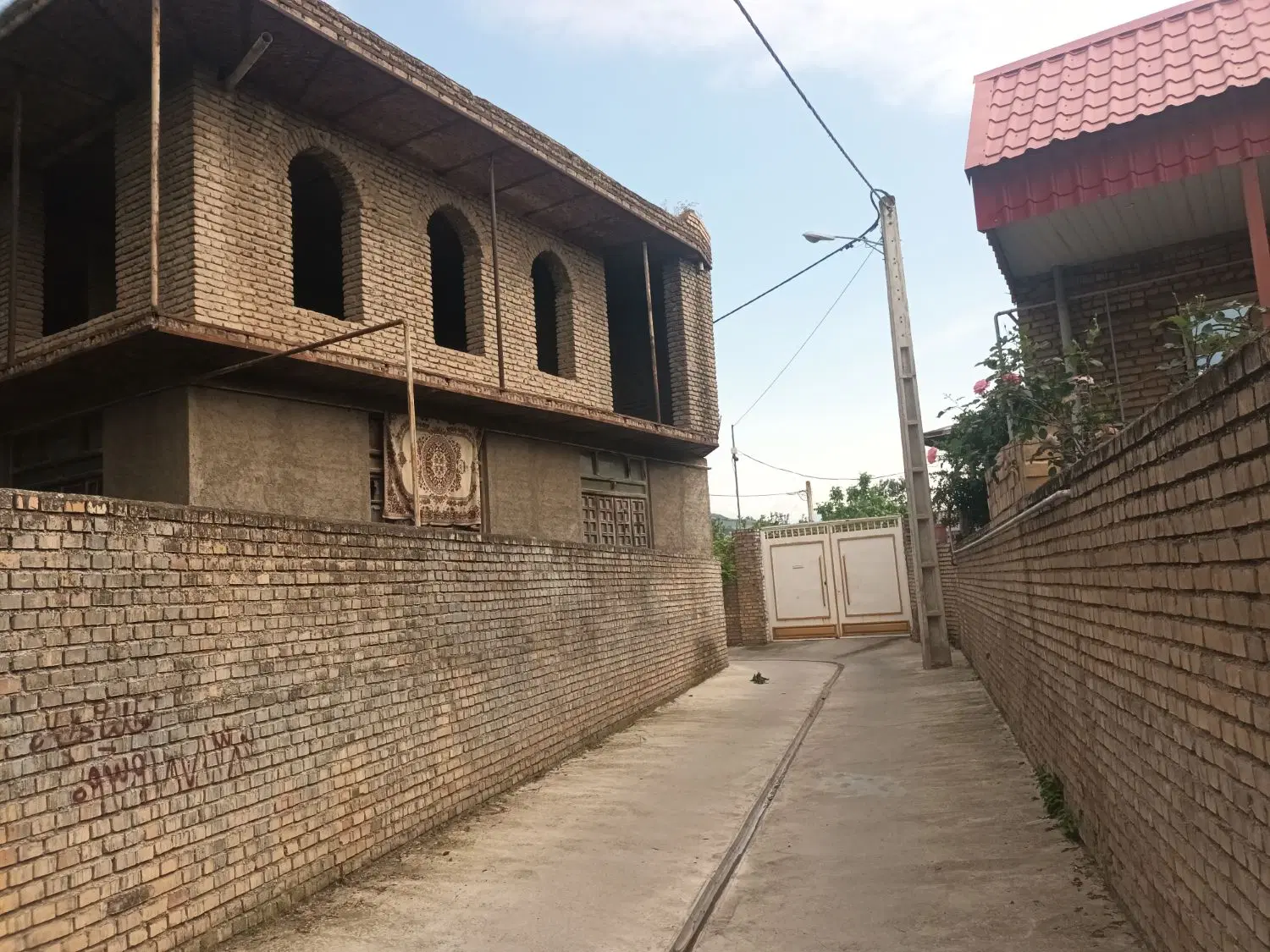 خونه ویلایی قدیمی نیمه ساز ازدارتپه آزادشهر