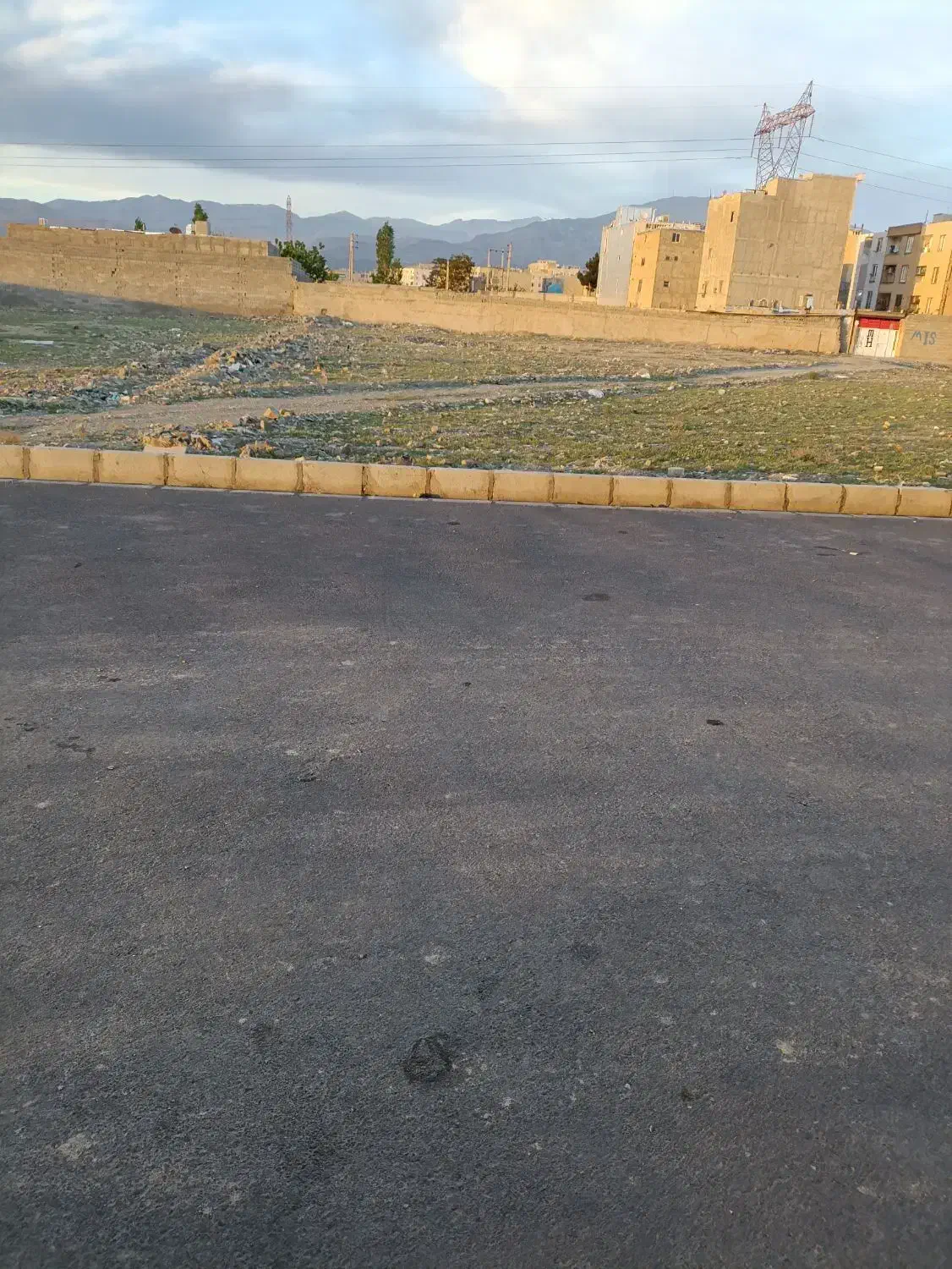 یک قطعه زمین در چهارم غربی