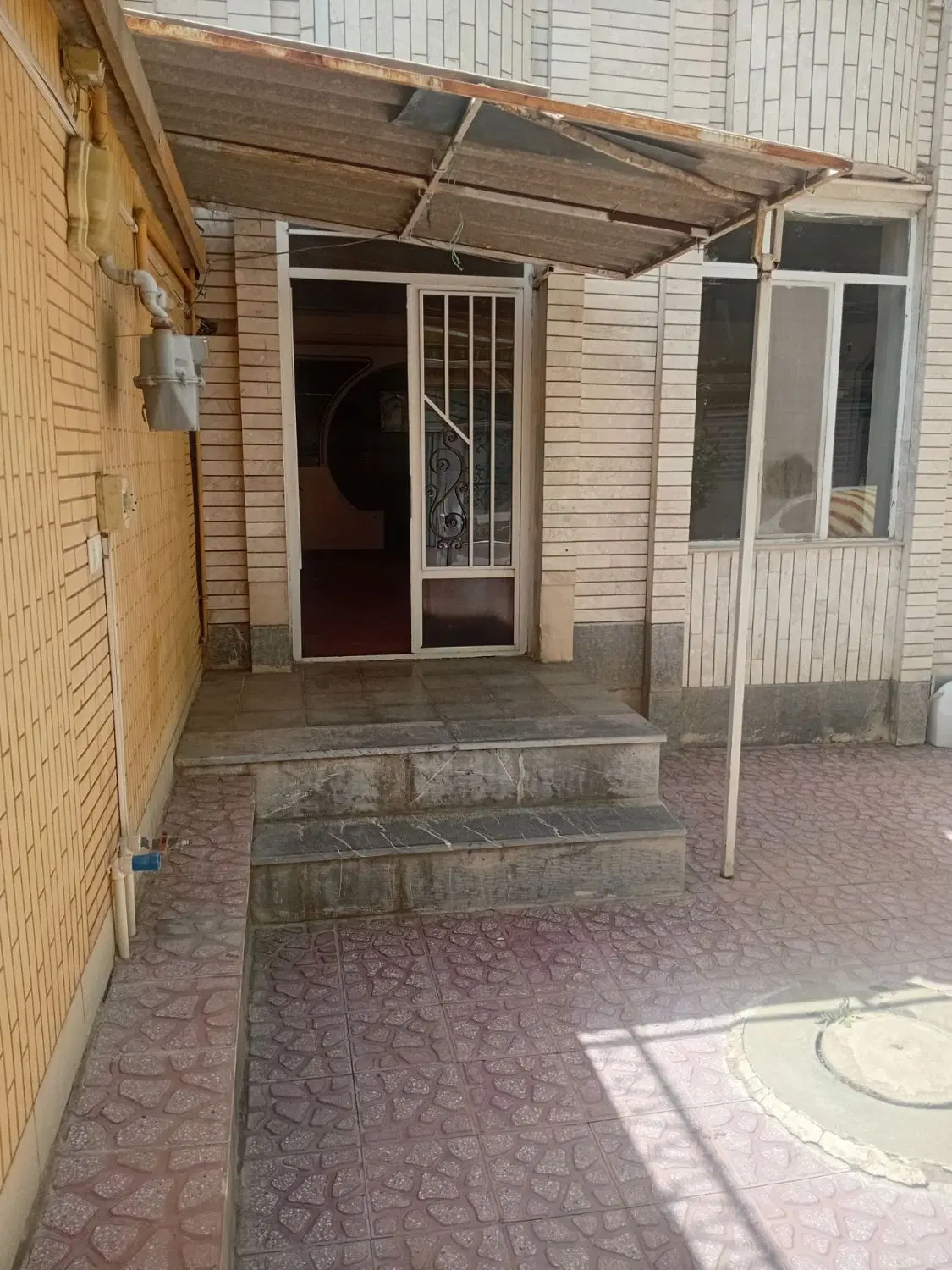 منزل مسکونی ویلایی واقع در شهرک فرهنگیان