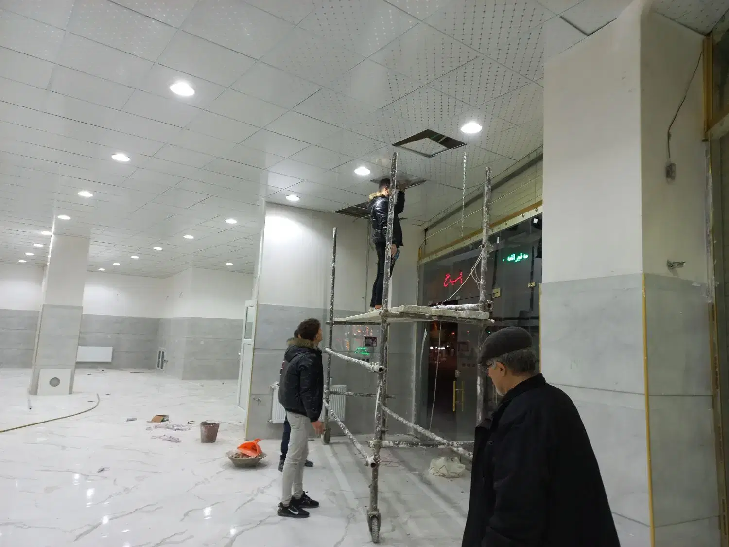 ۲۰۰ متر مغازه در خیابان عباسی