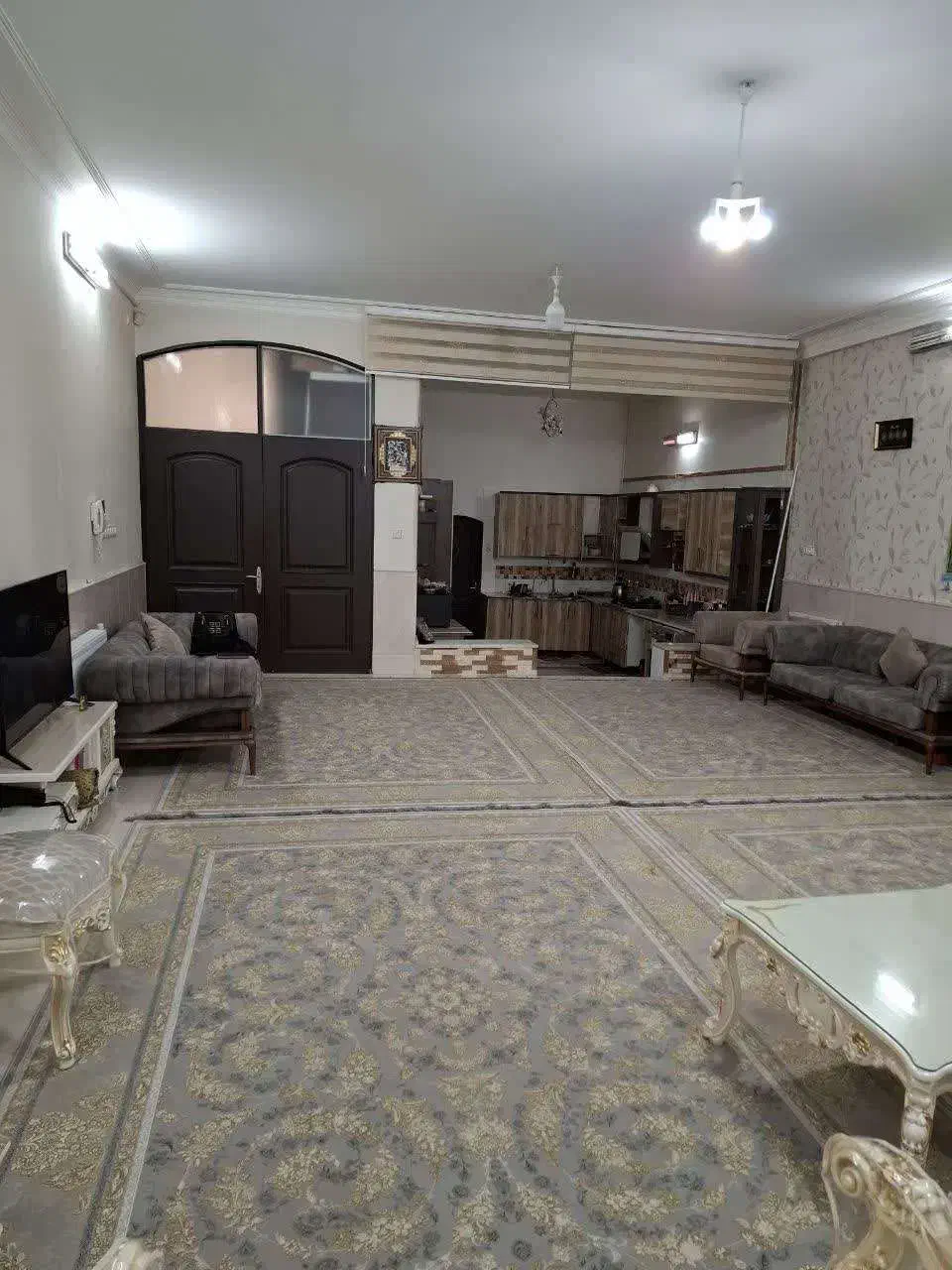 زیرزمین گلخانه ای دلباز و تمیز ۲خواب، در دانش14