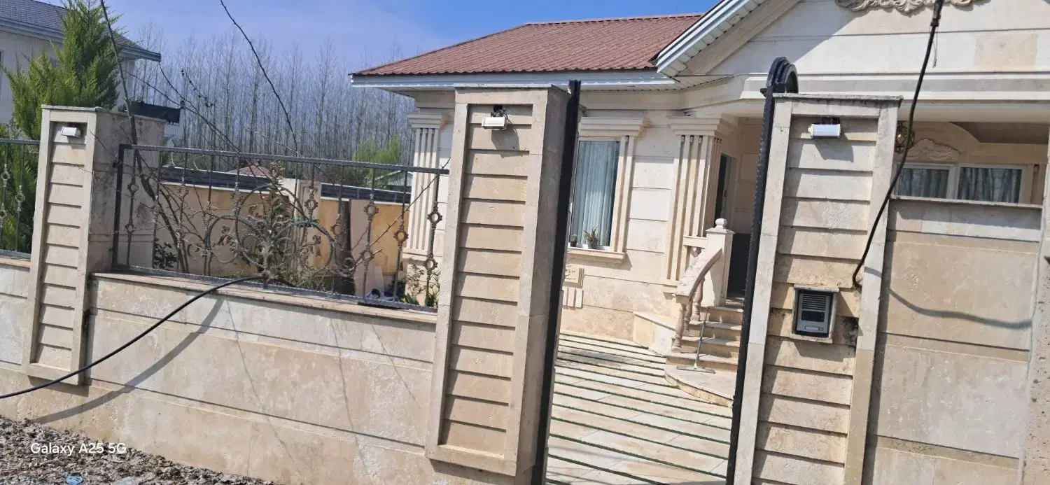 خانه ویلایی دنج ۳۰۰ متری نزدیک کوه و دریا