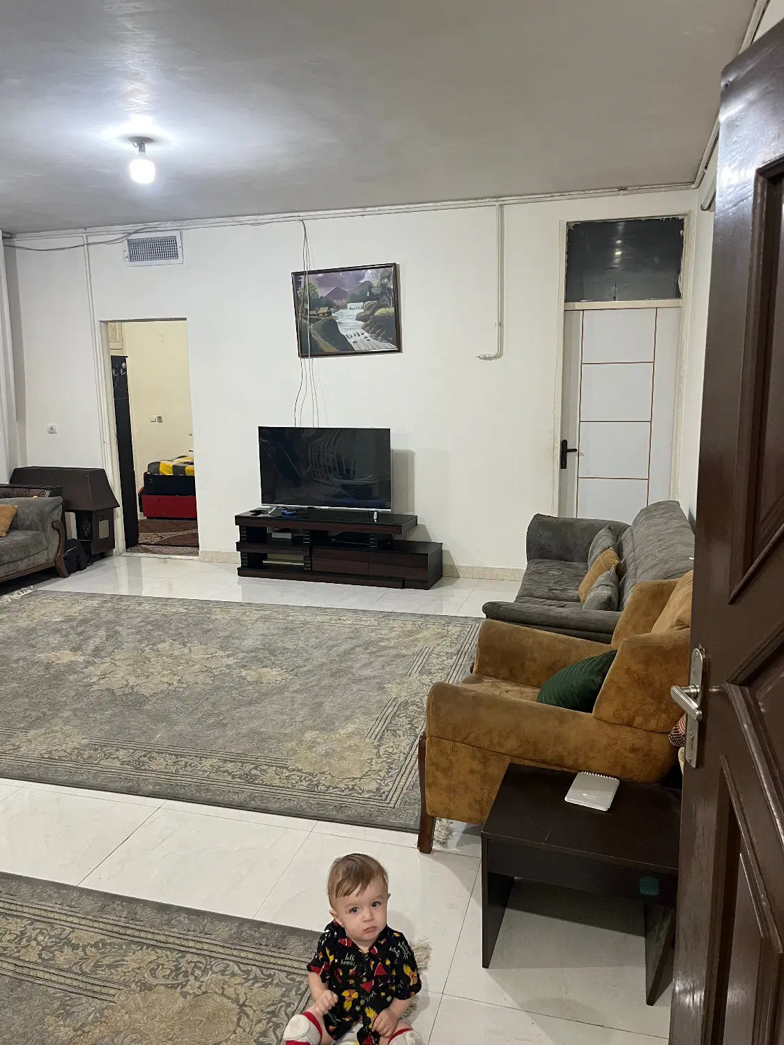 یک واحد ۱۰۰ متری دربست اجاره ای