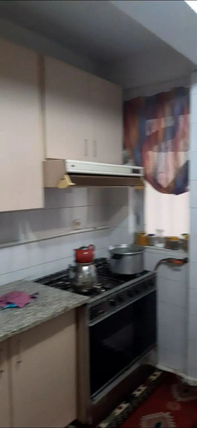 آپارتمانی همکف دوخواب بازسازی شده شهرک چوکا