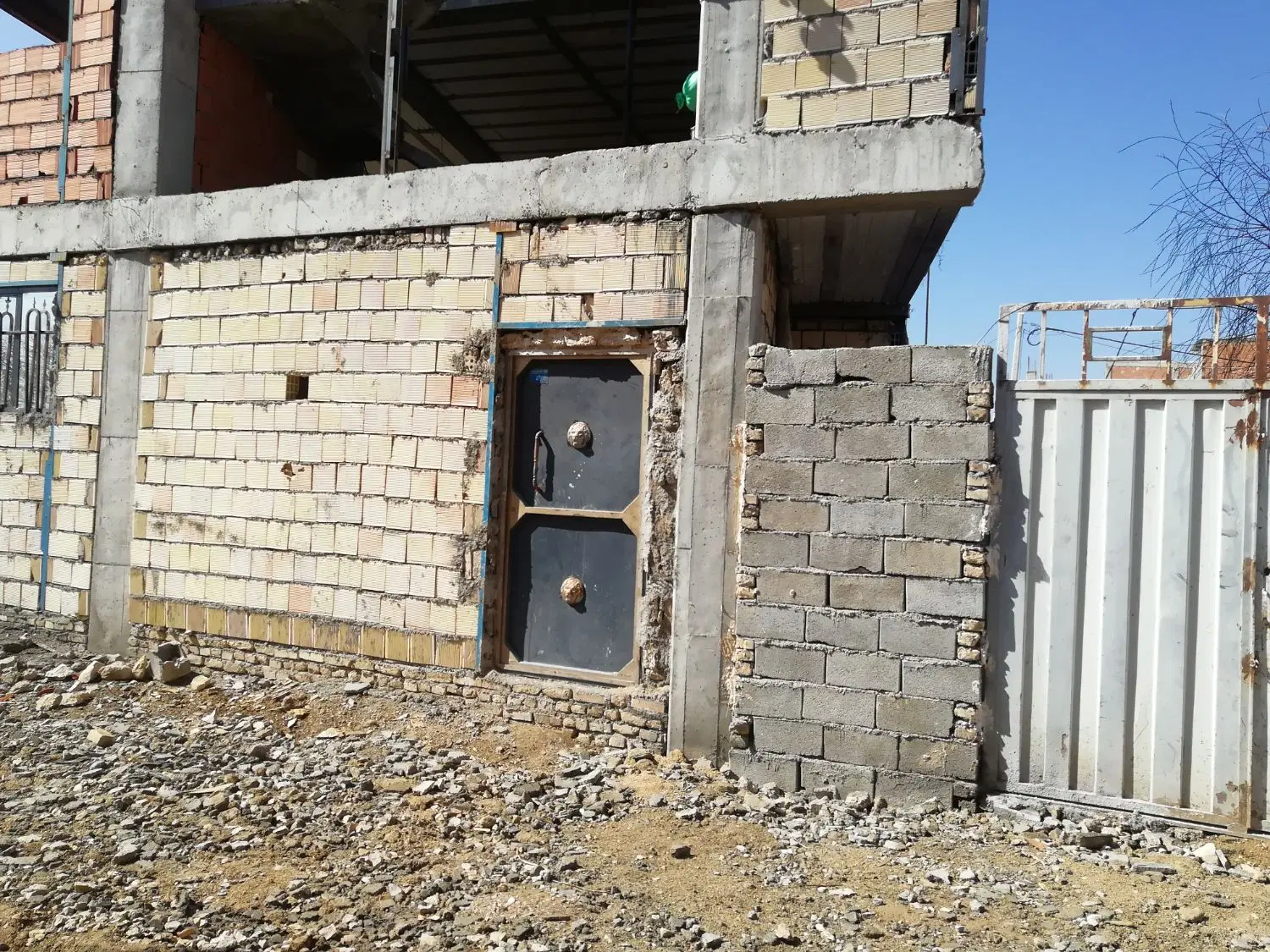 واحد نیمه ساخت دونبش  حاجی بیلر