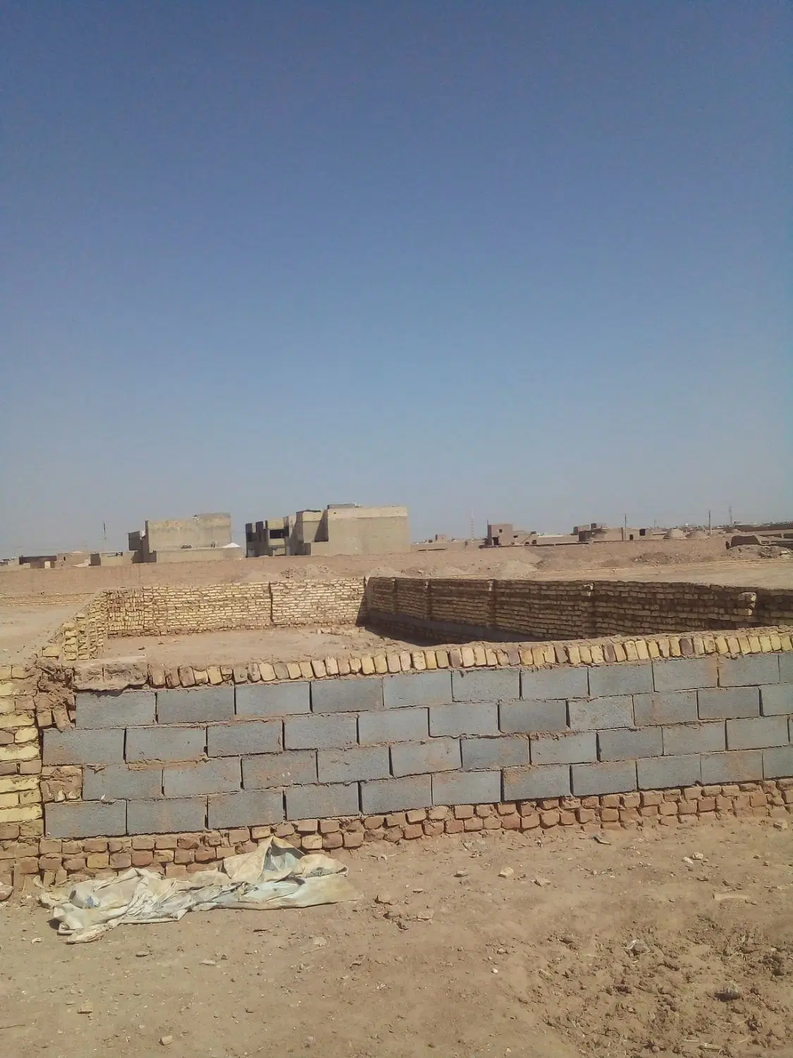 زمین اکرم آباد
