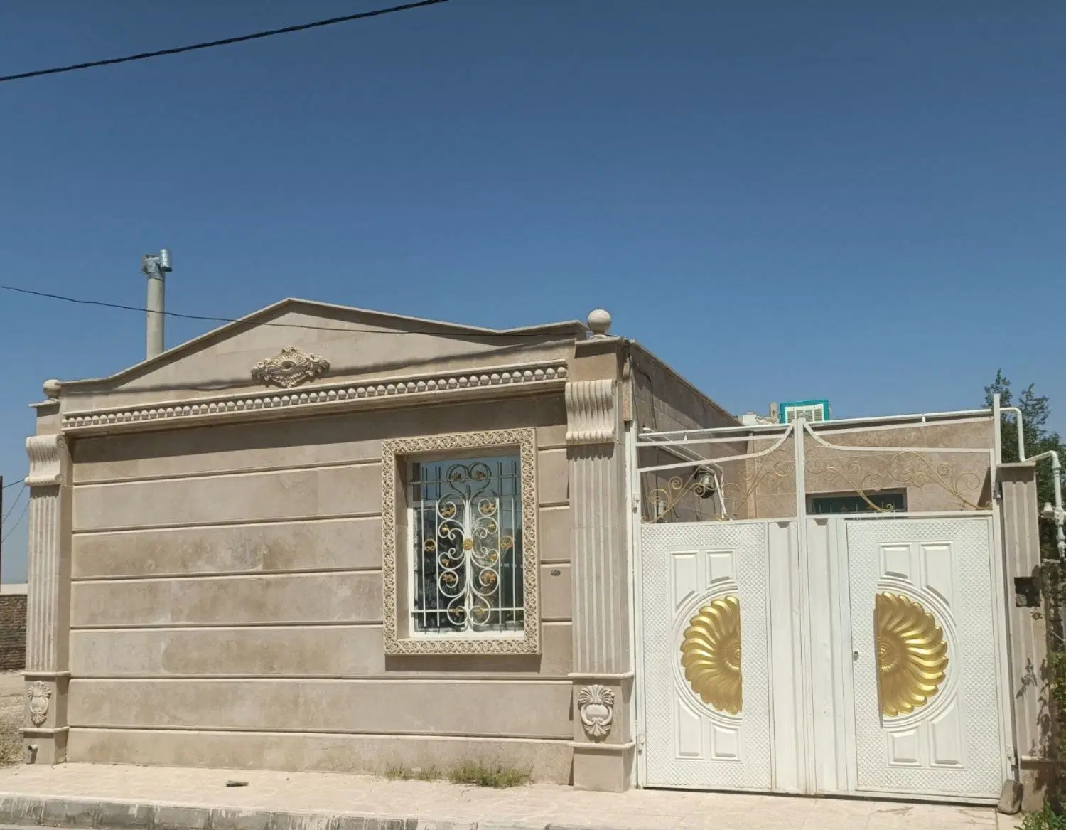 منزل مسکونی حاجی اباد