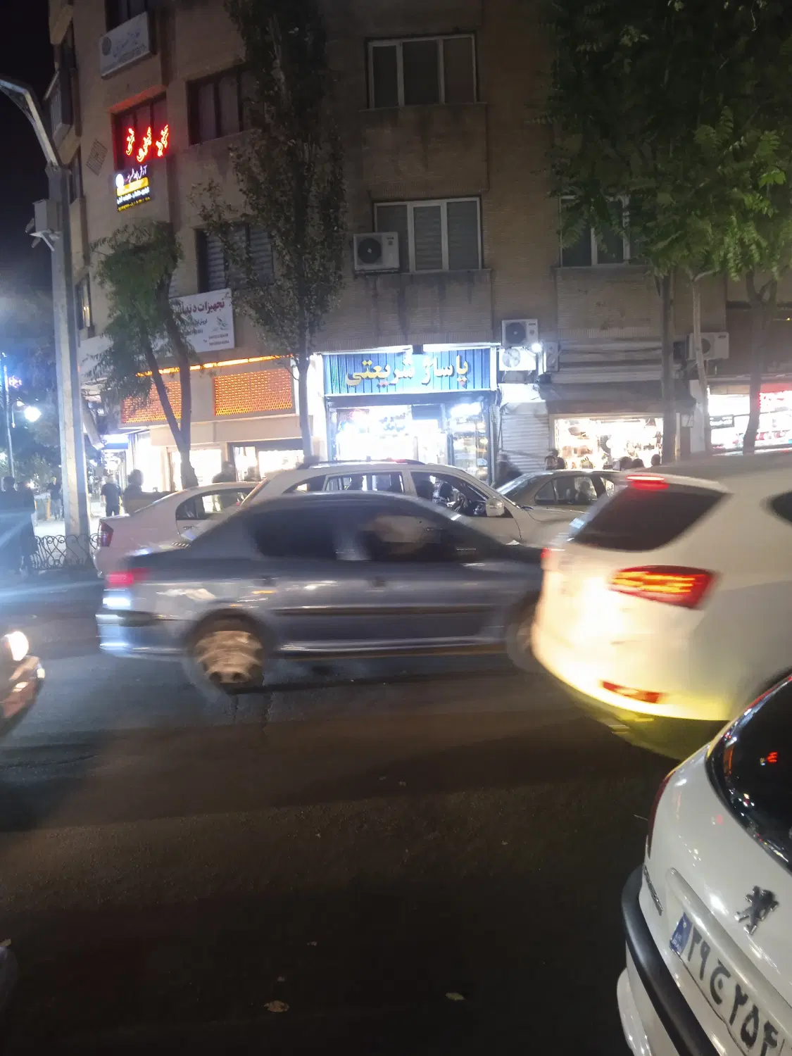 فروش فوری فوری مغازه در شهناز.