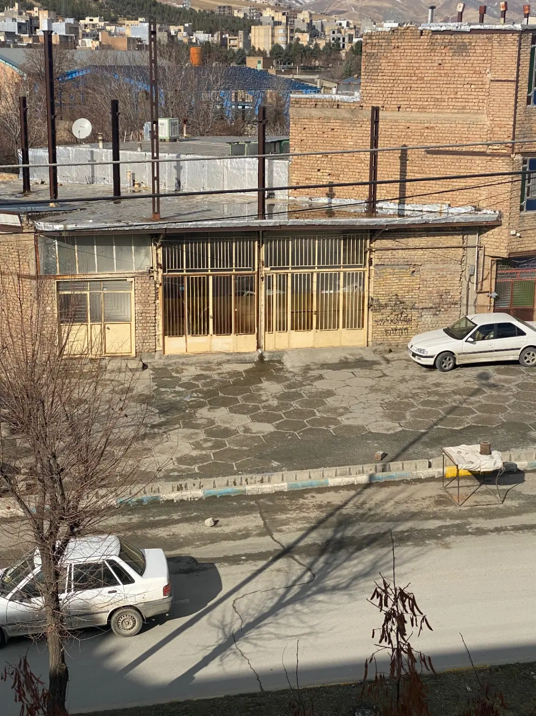 ملک تجاری مسکونی در خیابان اسدآبادی