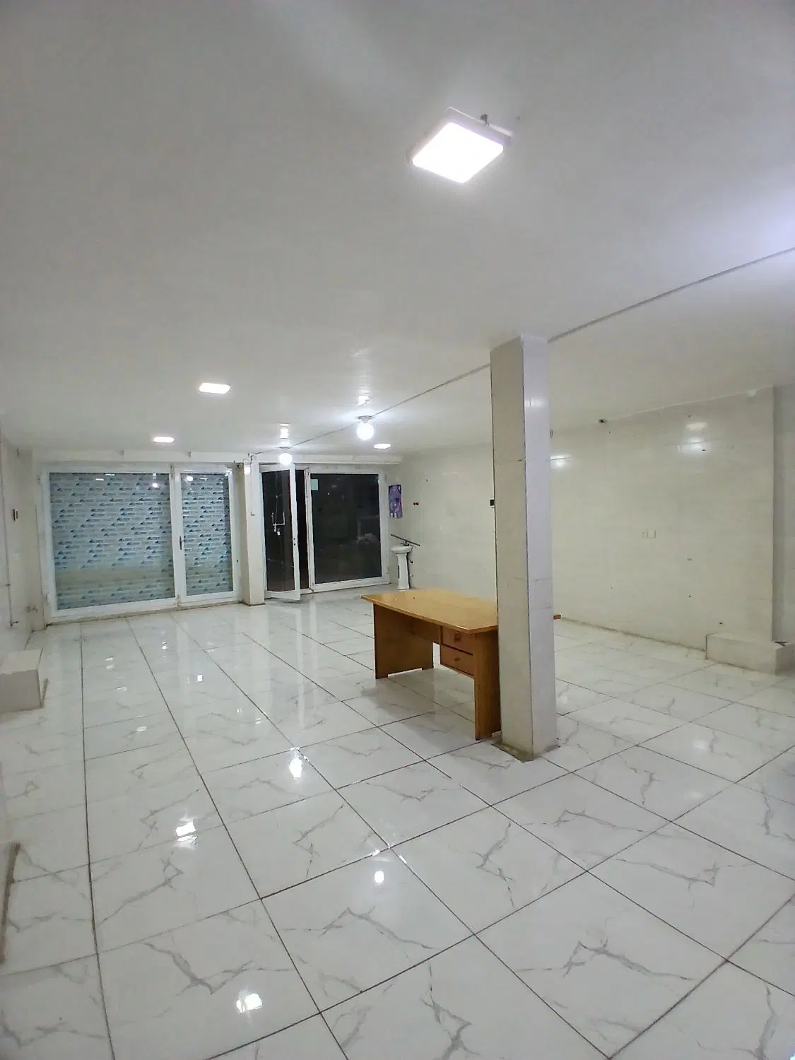 مغازه بازرگانی